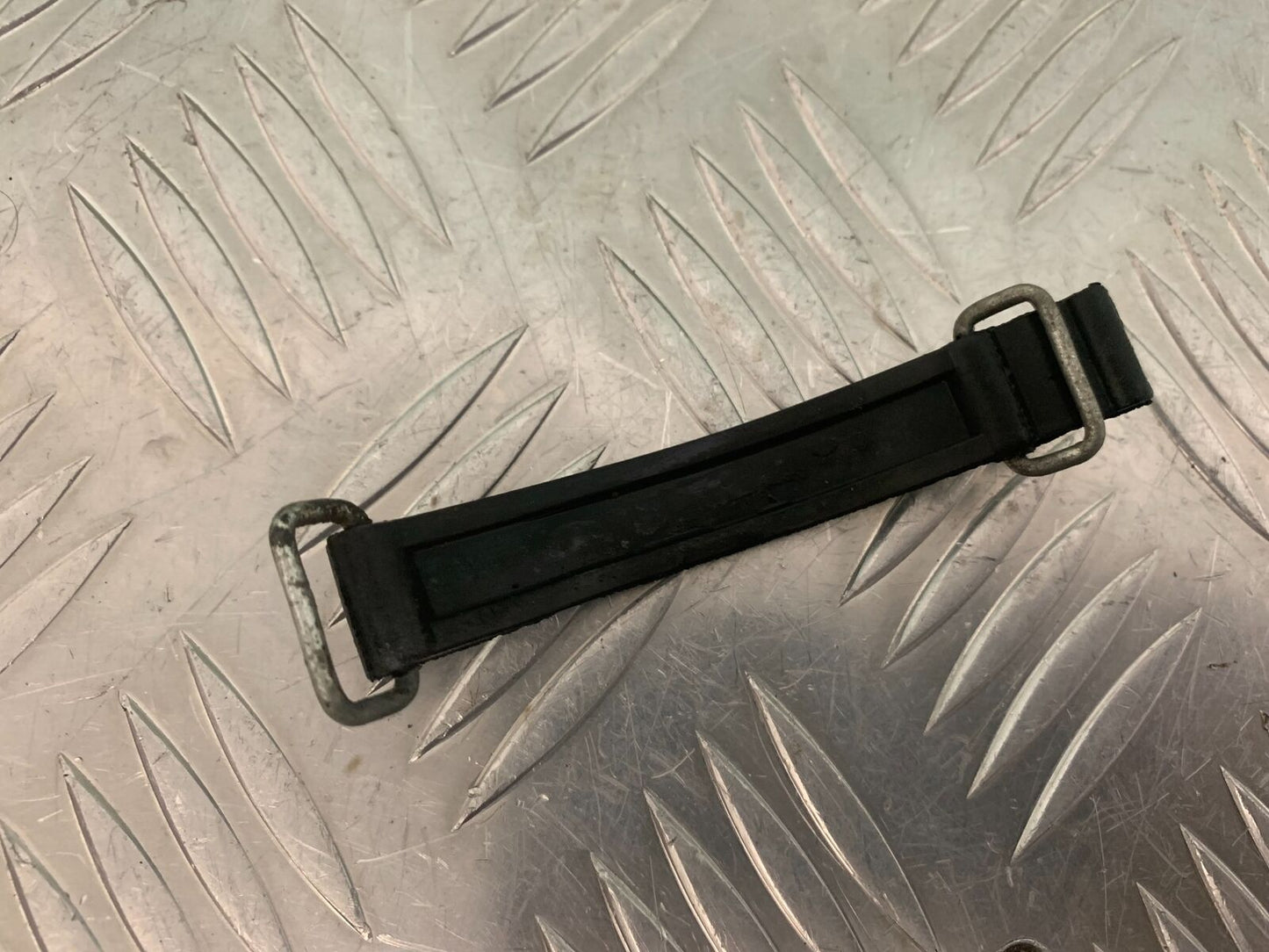 YAMAHA TDR250 TDR 250 RUBBER STRAP YEAR 1988-1992 (STOCK 976)