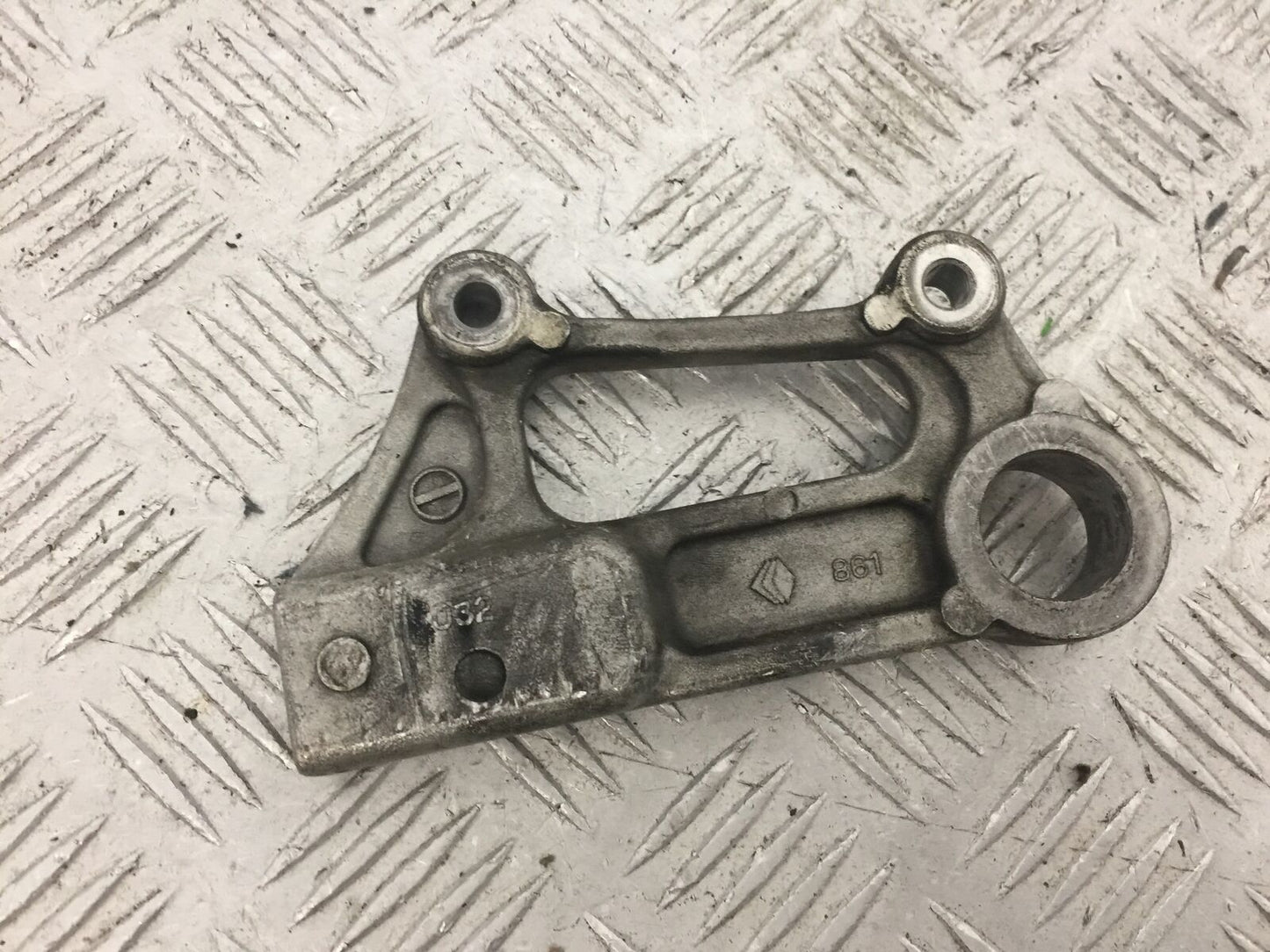 KAWASAKI ZX9R ZX9 E1 REAR CALIPER BRACKET YEAR 2000 (STOCK 816)