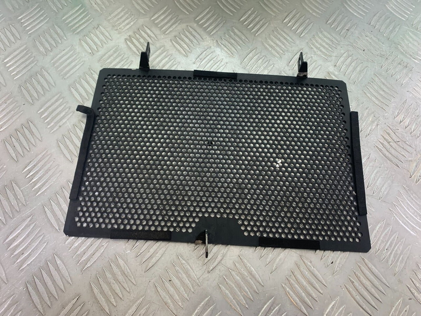 KAWASAKI Z800 Z 800 RADIATOR GUARD YEAR 2013-2017 (CMB1059)