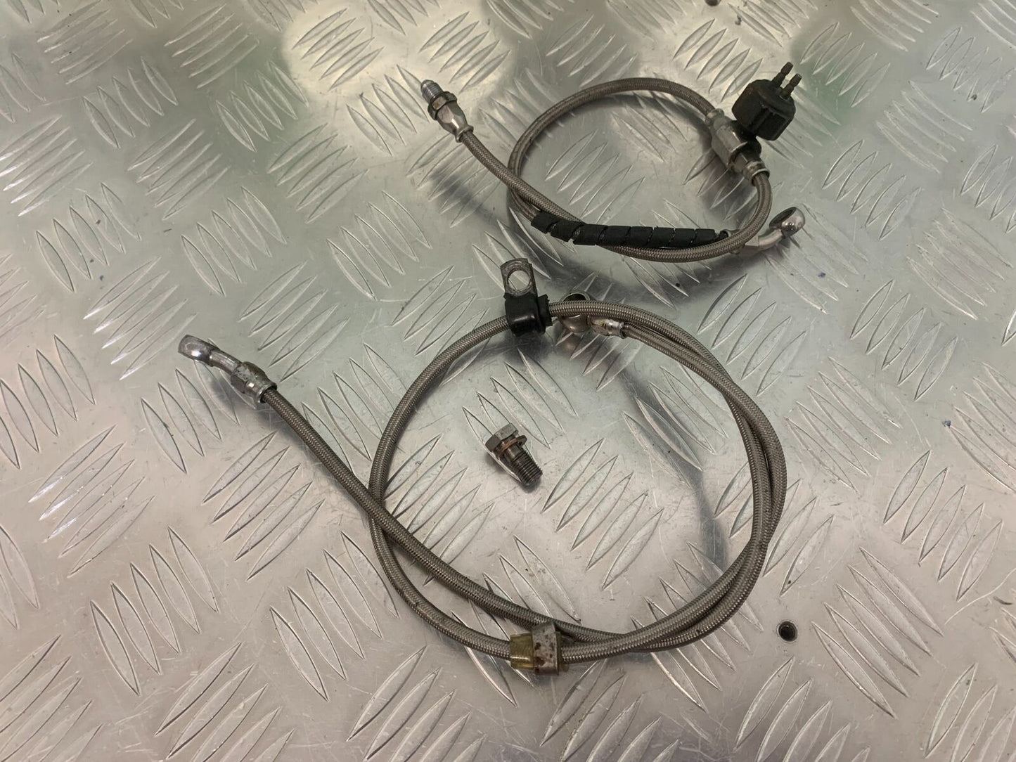 HARLEY DAVIDSON XL53C XL883 BRAIDED BRAKE LINES YEAR 2001 (STOCK 960)