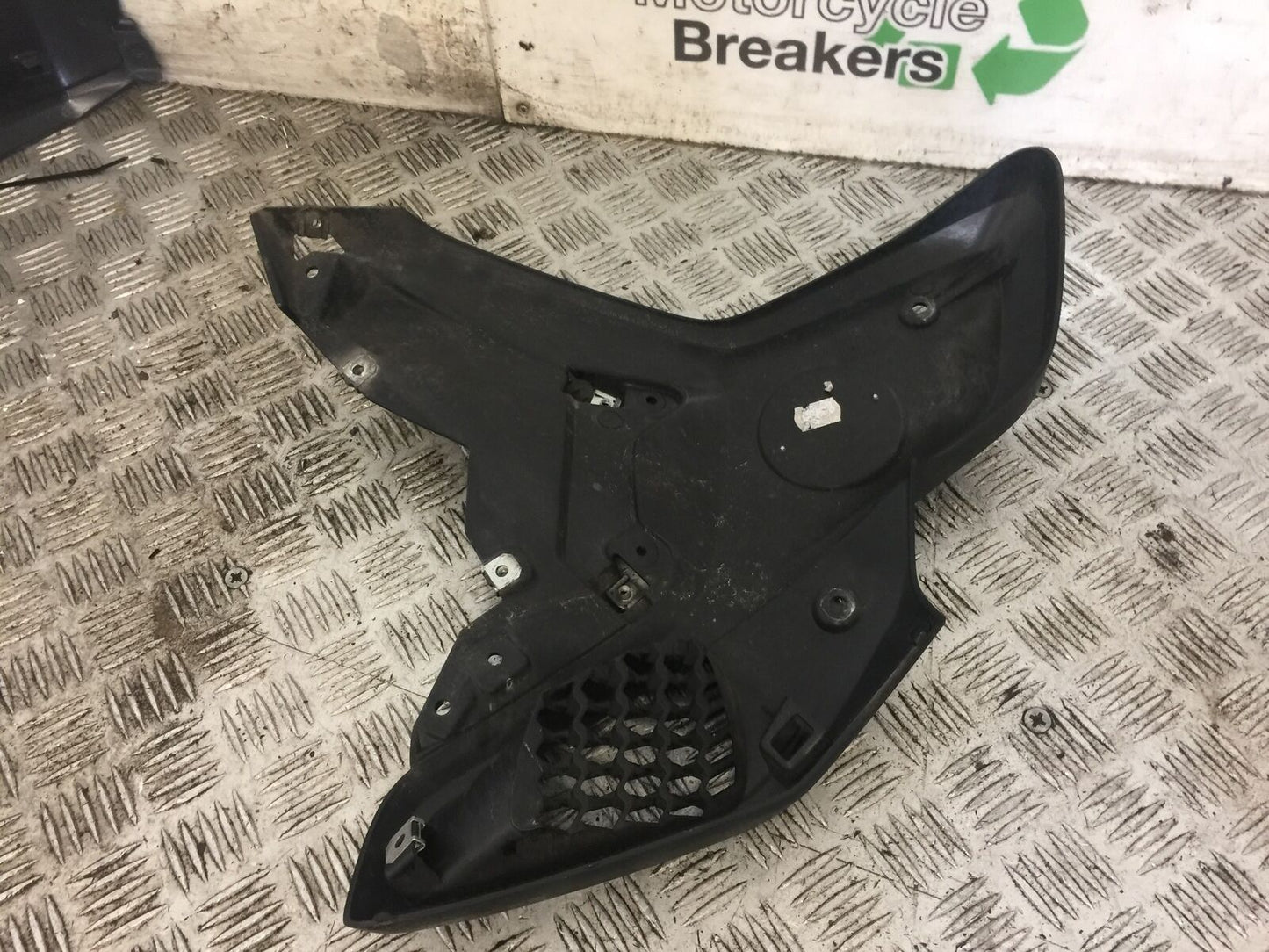 BMW R1200 GS TE EXCLUSIVE LEFT FAIRING PANEL YEAR 2018 (STOCK 702)