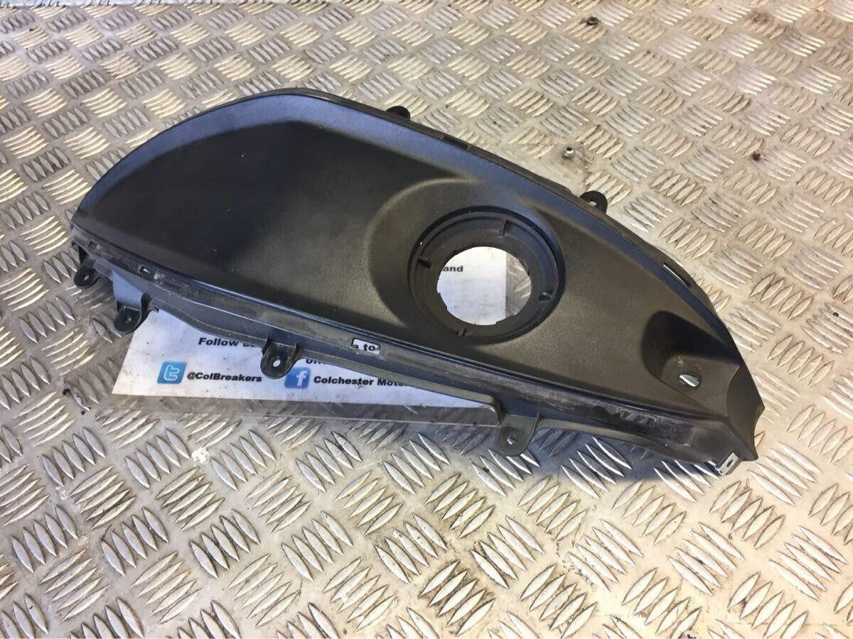 YAMAHA MT125 MT 125 CENTER TANK PANEL YEAR 2015