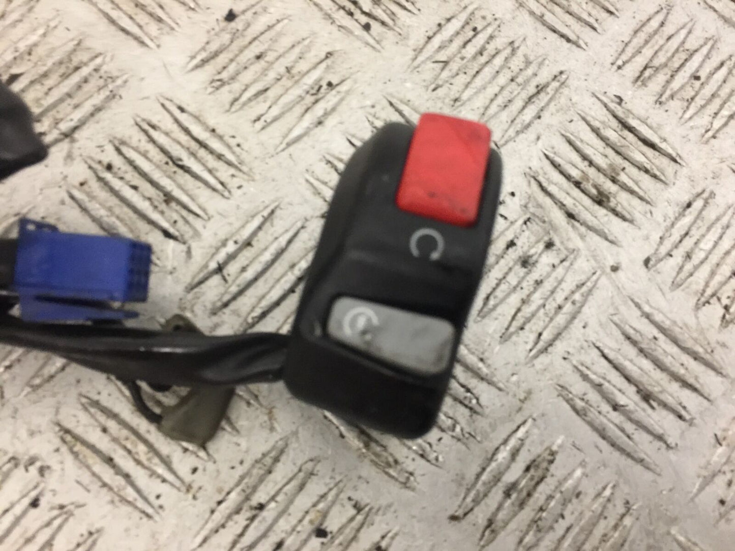 YAMAHA FZ1-N RIGHT SWITCH GEAR YEAR 2006-2012 (STOCK 787)