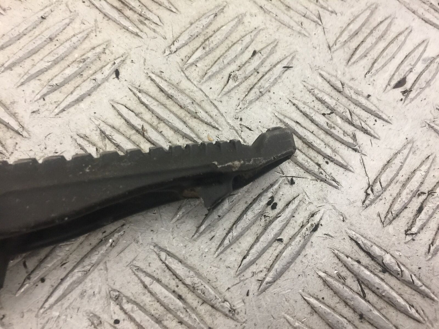 KAWASAKI ZX6R FRONT RIGHT PEG YEAR 2009-2012 (STOCK 626)