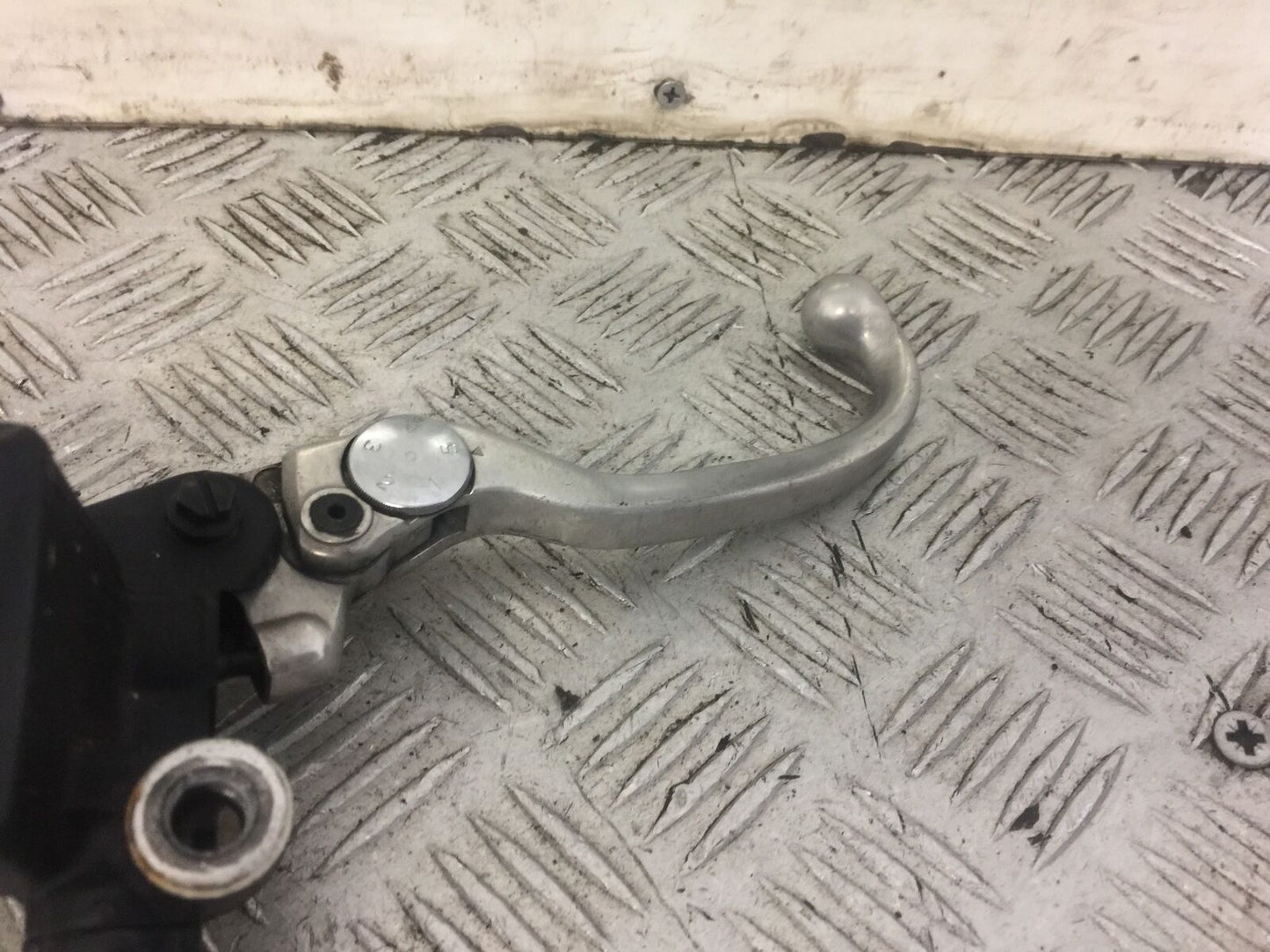 YAMAHA MT09 MT-09 TRACER FRONT BRAKE MASTER CYLINDER YEAR 2017 (STOCK 663)