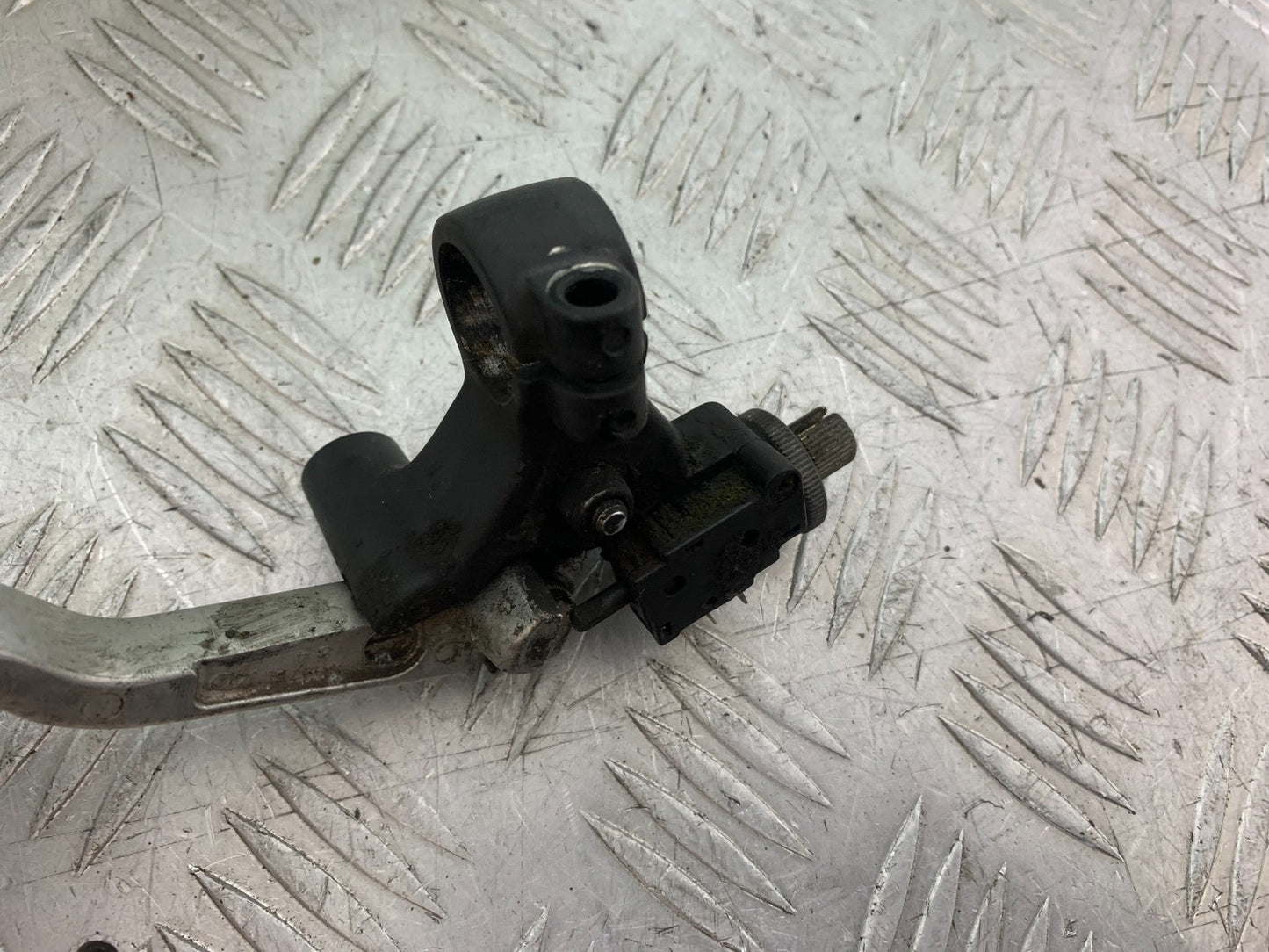 HONDA CBF600 CBF 600 CLUTCH LEVER AND BRACKET YEAR 2004-07 (CMB1305)