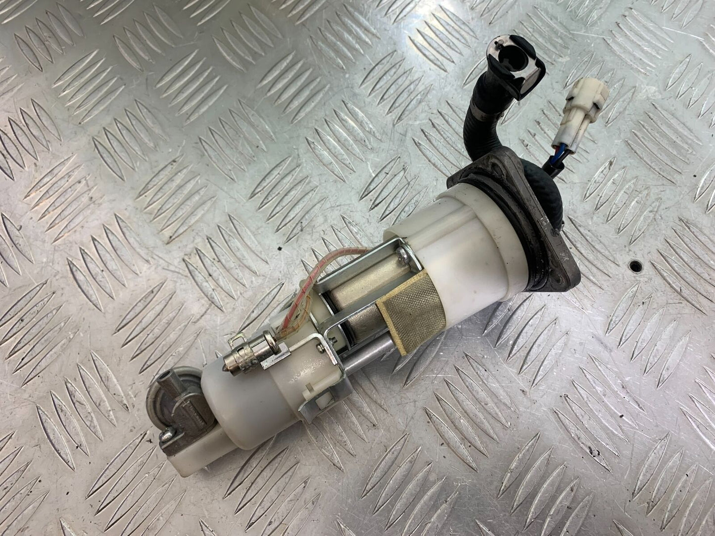 KTM 990 SUPERMOTO T PETROL PUMP YEAR 2010-2011 (CMB1032)