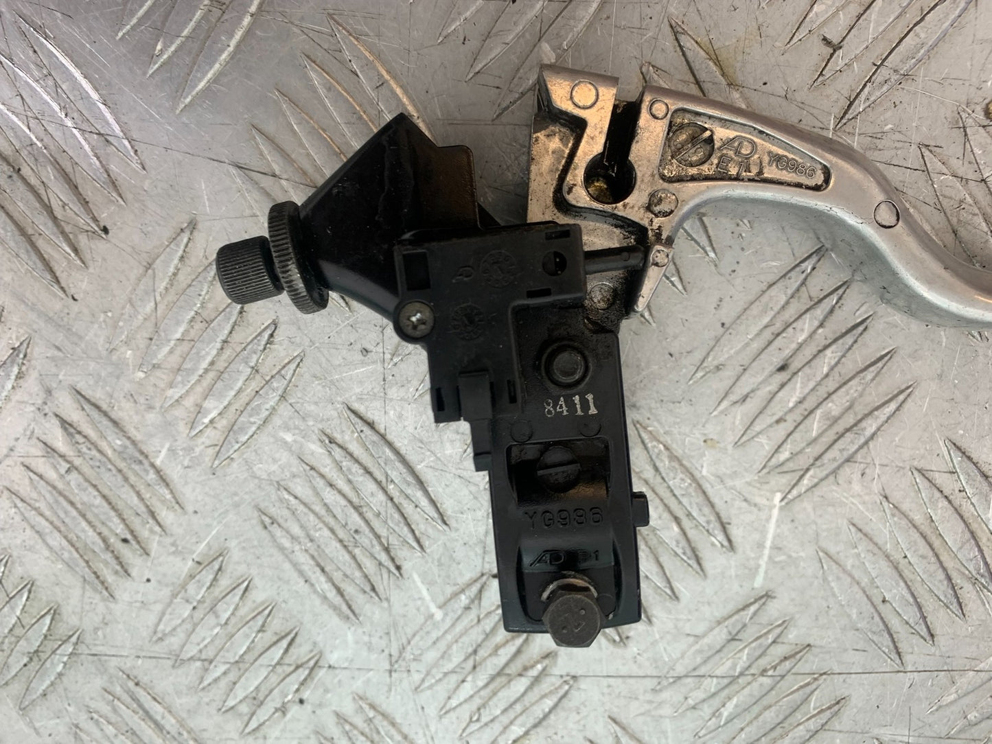 YAMAHA XVS 1300 MIDNIGHT STAR CLUTCH LEVER AND BRACKET YEAR 2007-16 (CMB1200)