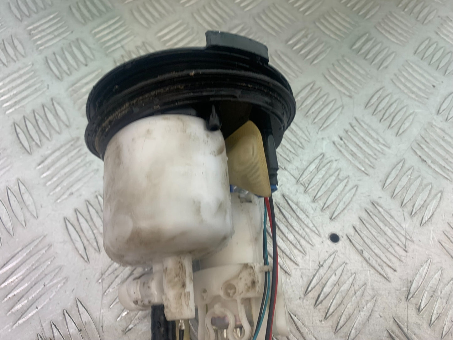 BMW M1000 R PETROL PUMP YEAR 2023-2024 (CMB1140)
