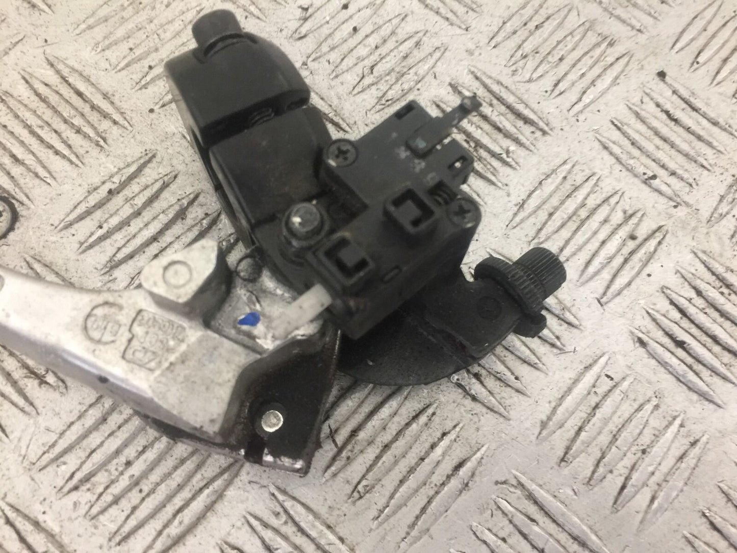 KAWASAKI NINJA 650 CLUTCH LEVER BRACKET YEAR 2020 (STOCK 726)