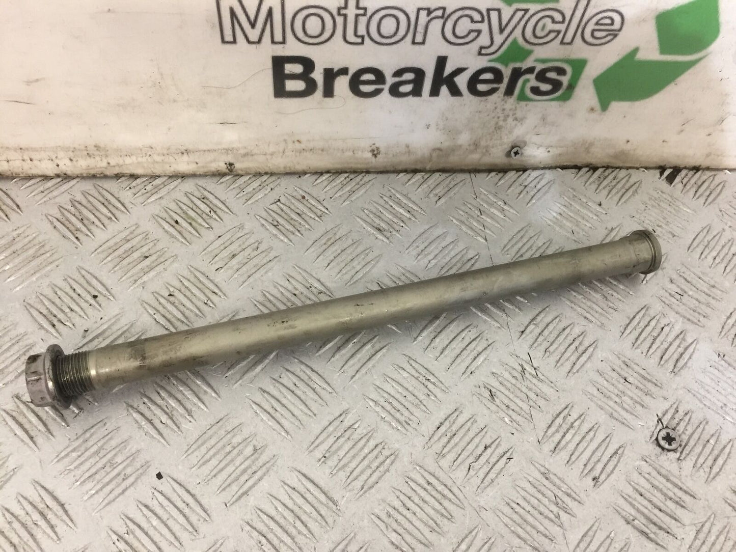 KAWASAKI NINJA 1000 SX Z1000SX SWINGARM SPINDLE YEAR 2019 (STOCK 830)