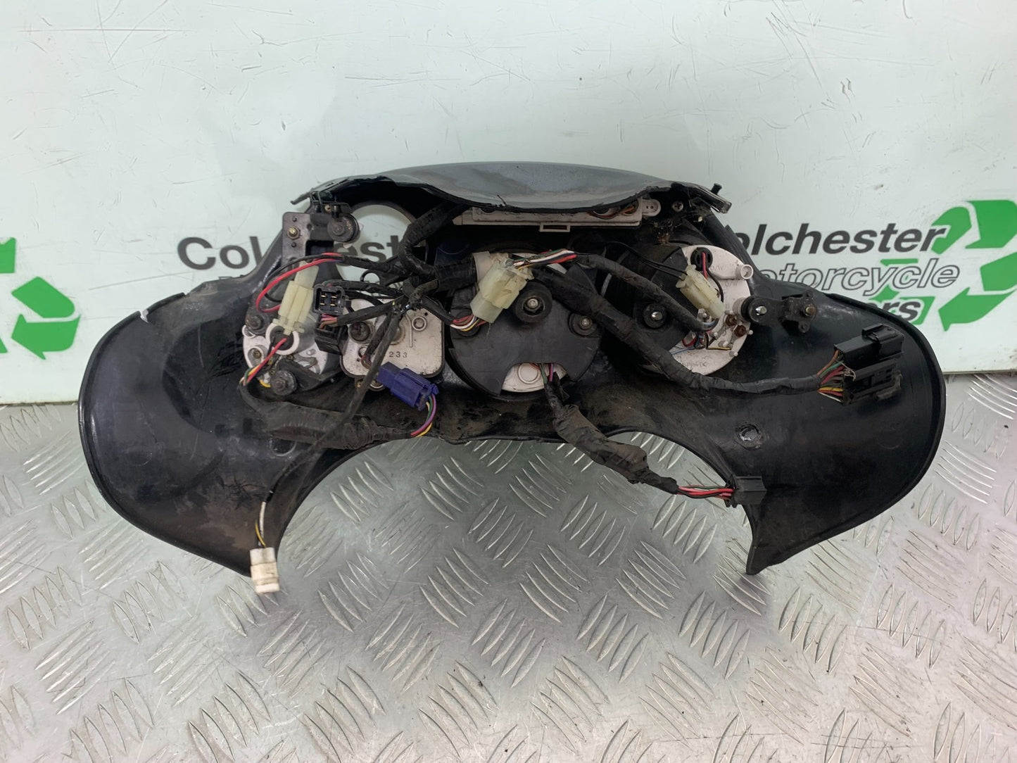 TRIUMPH 955i SPRINT ST CLOCKS SPEEDO DASH (DAMAGED) YEAR 1999-04 (CMB1230)