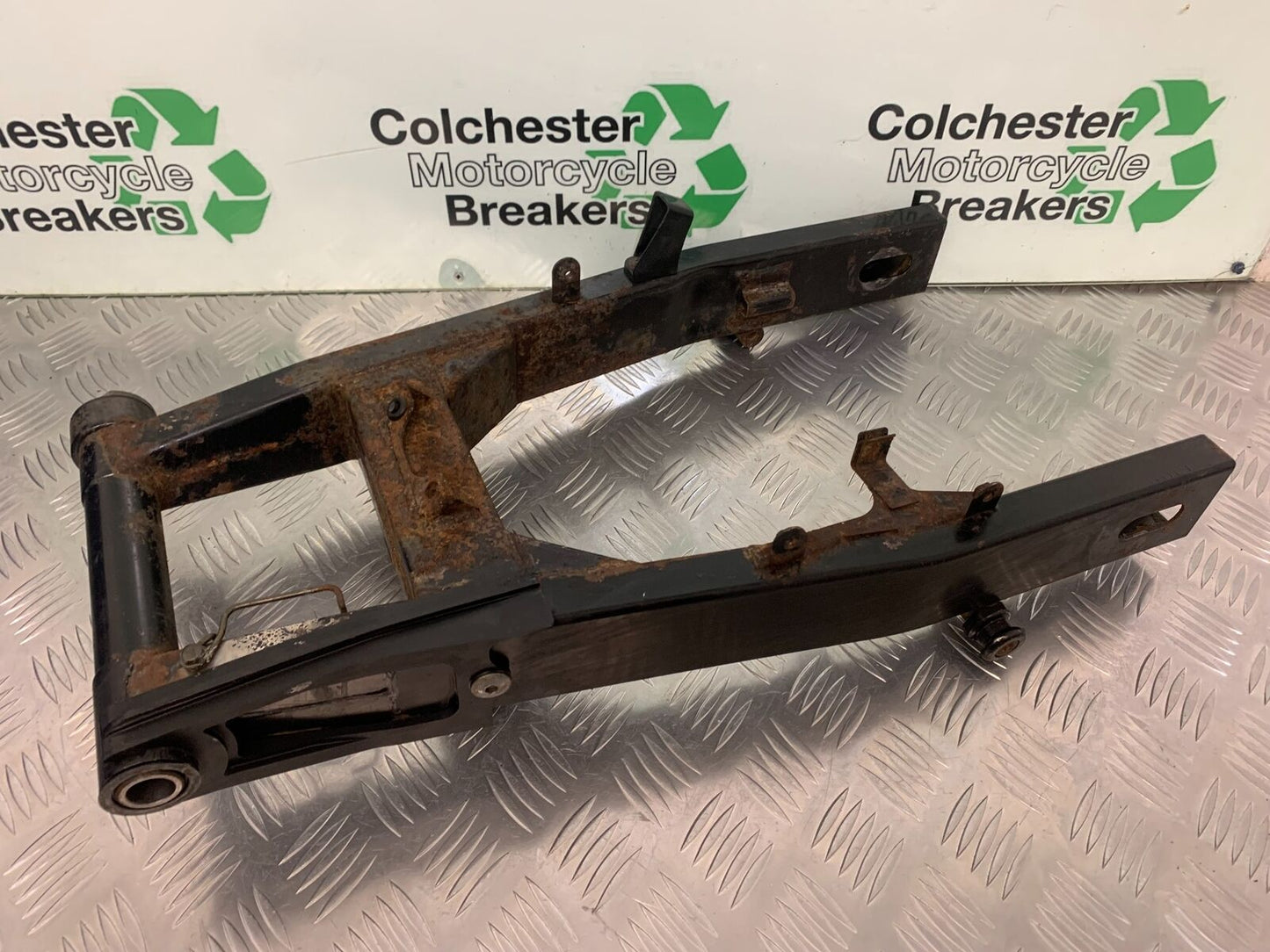 KAWASAKI Z750 Z 750 SWINGARM YEAR 2004-2006 (STOCK 963)