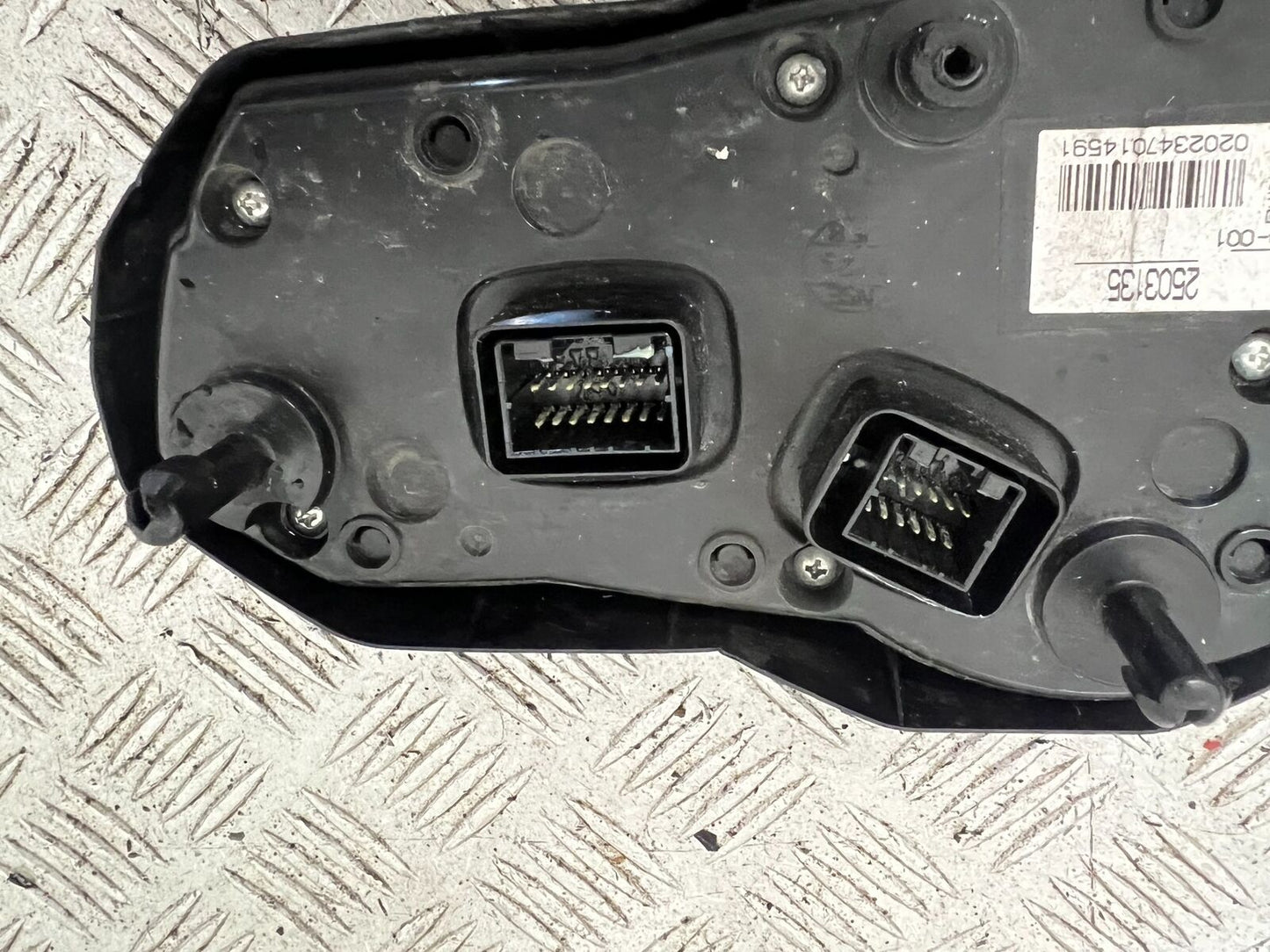 TRIUMPH TIGER 1200 EXPLORER CLOCKS SPEEDO DASH YEAR 2012-2015 (STOCK 901)