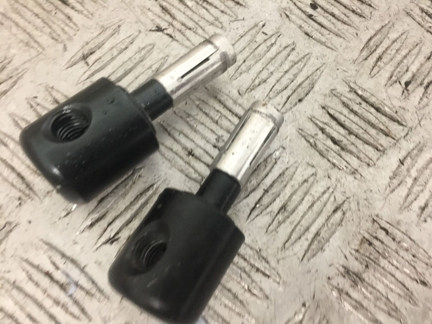 TRIUMPH TROPHY 900 BAR END WEIGHTS YEAR 1993-95 (STOCK 799)