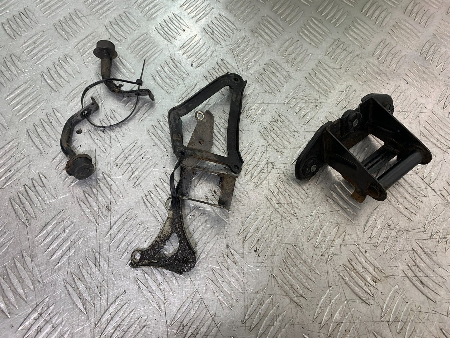 SUZUKI DL1000 V-STROM FRAME BRACKETS YEAR 2014-2019 (CMB1325)