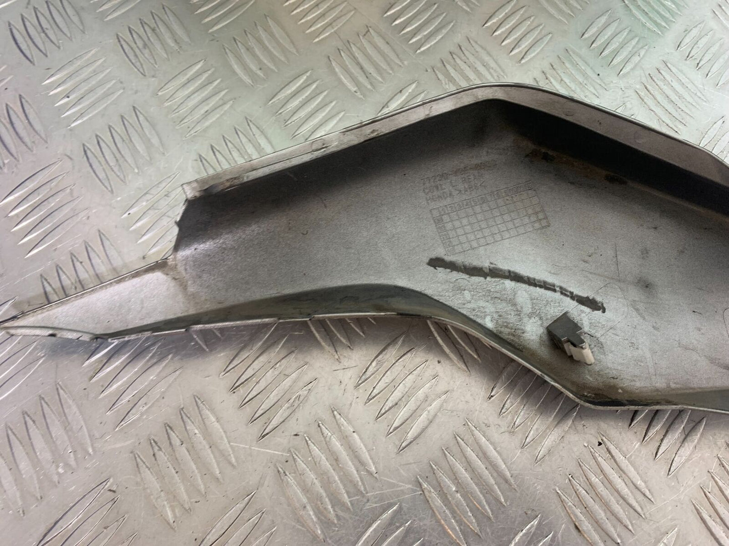 HONDA VFR1200 VFR 1200 FA LEFT SEAT PANEL YEAR 2010-11 CMB1088)