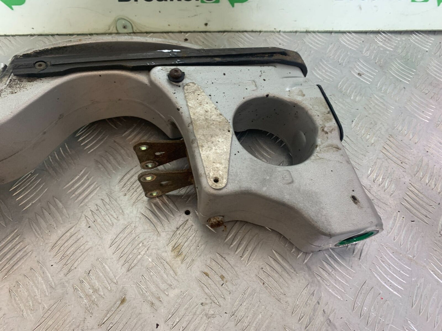 TRIUMPH 955i SPRINT ST SWINGARM YEAR 1999-2004 (CMB1124)