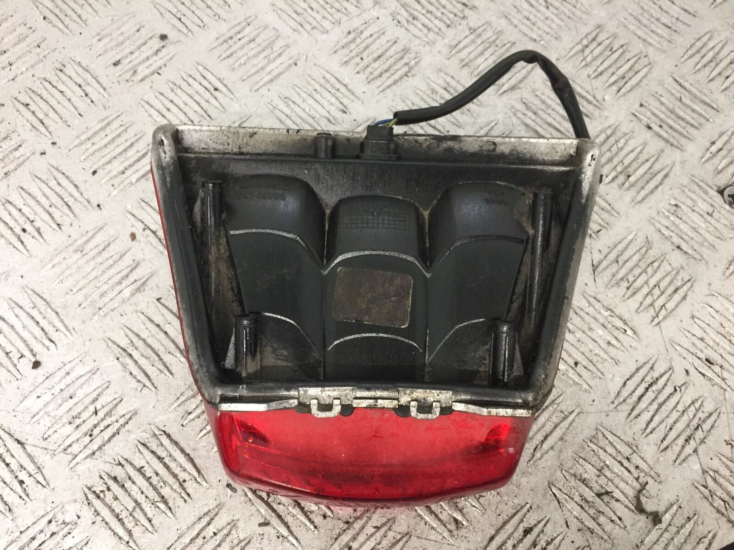 APRILIA 850 MANA AUTOMATIC REAR LIGHT YEAR 2007-2012 (STOCK 875)