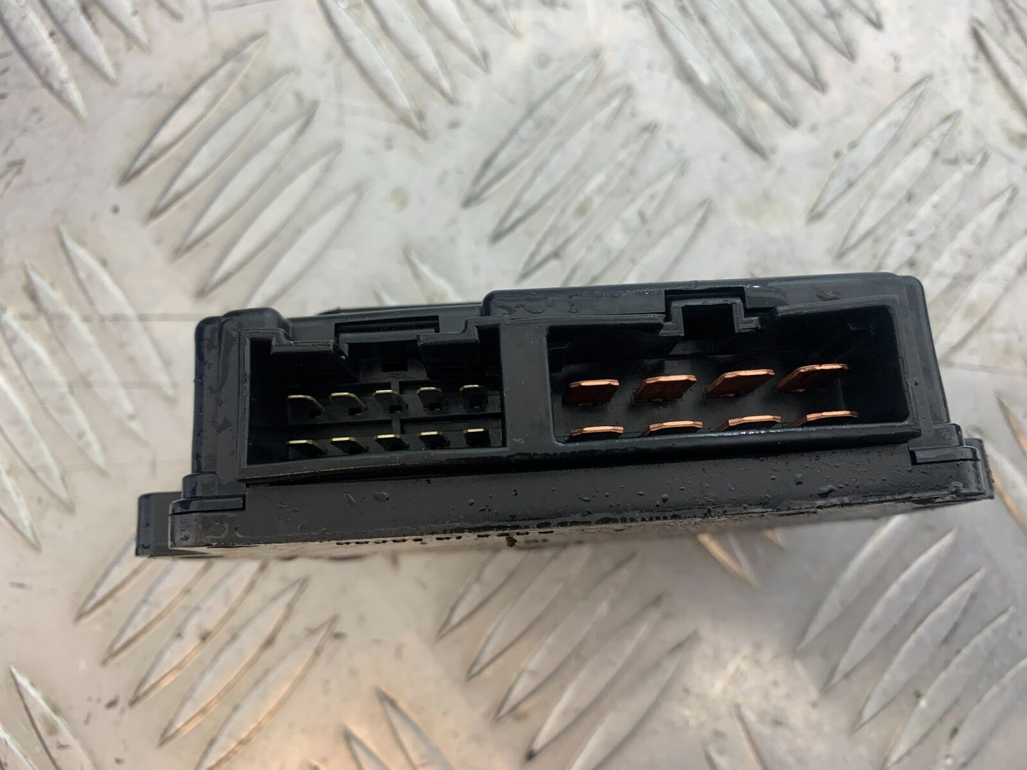 KAWASAKI Z1000 Z 1000 FUSE BOX YEAR 2003-2006 (CMB1099)