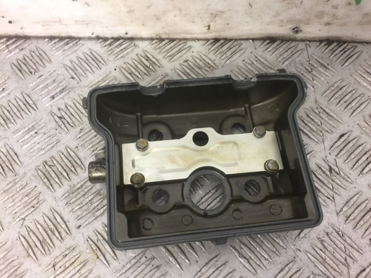 KTM DUKE 390 ROCKER COVER YEAR 2013- 2016 (STOCK 490)