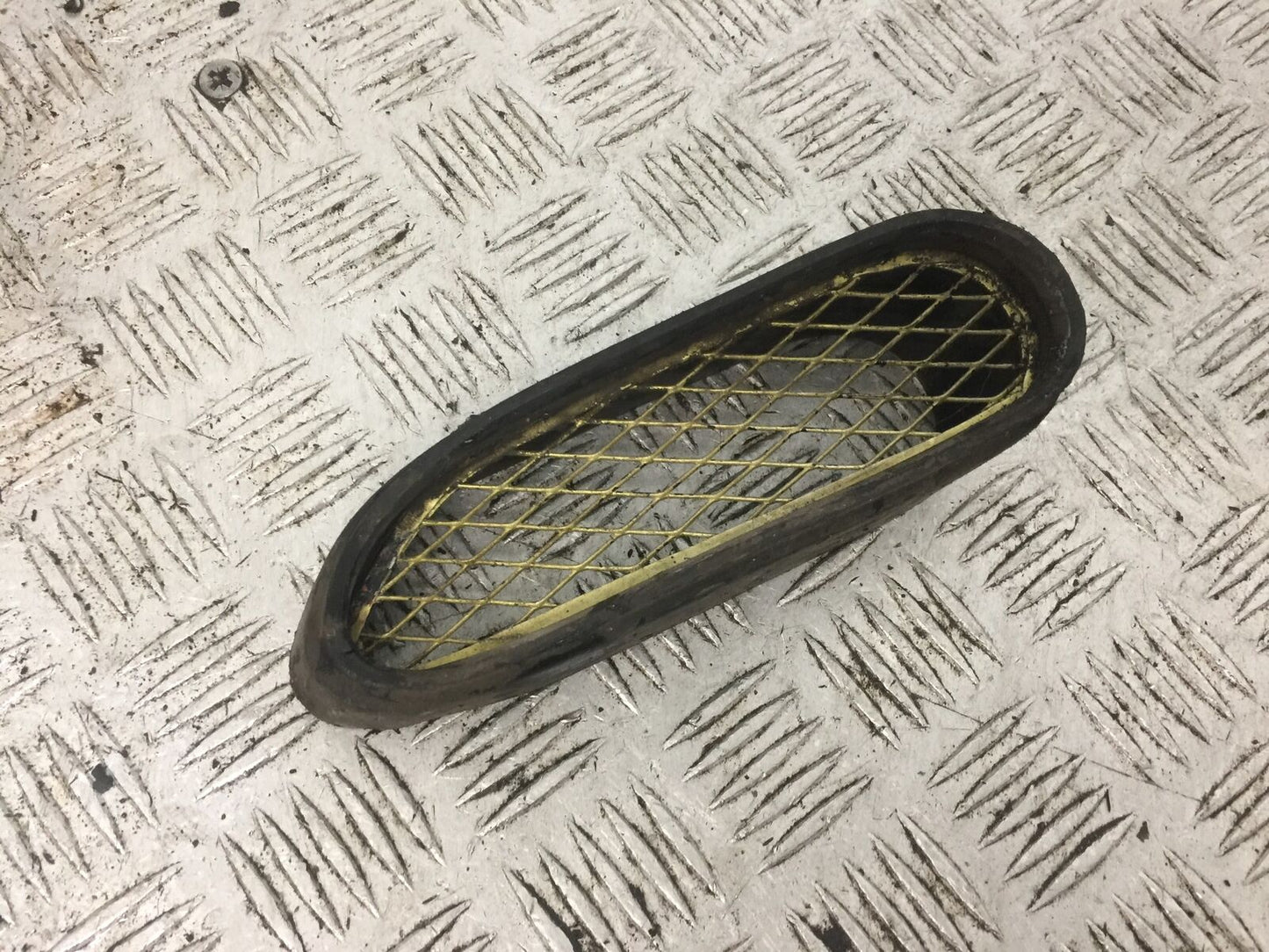 KAWASAKI ZX9R ZX9 E1 GRILL YEAR 2000 (STOCK 795)