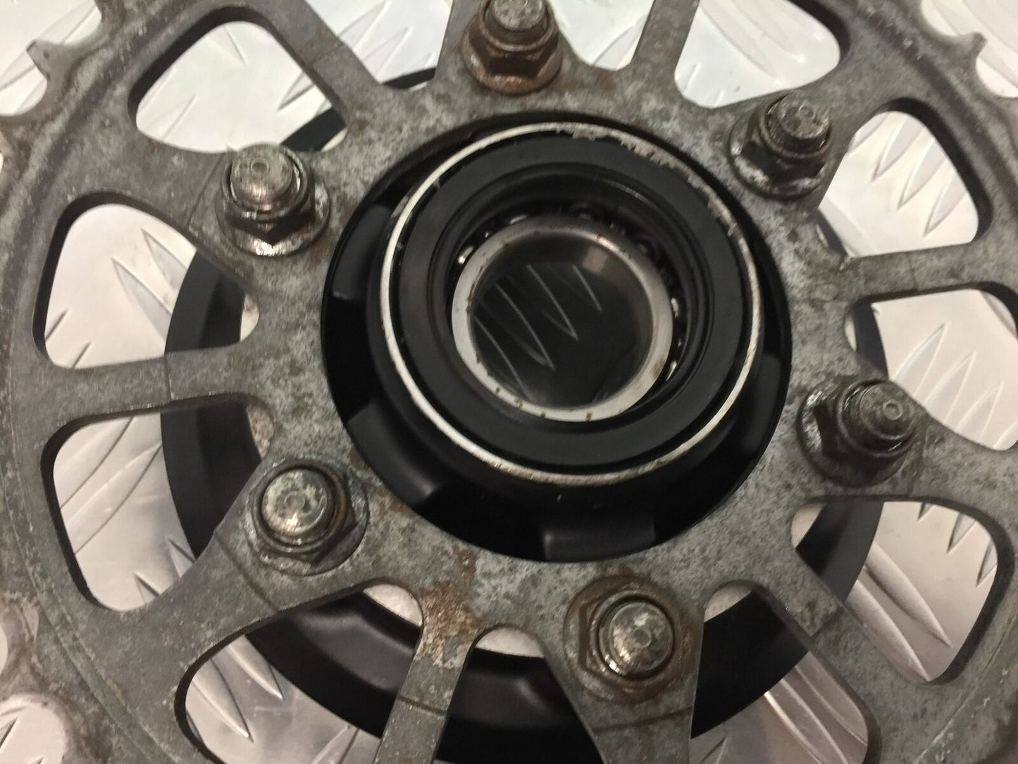 KAWASAKI Z1000 Z 1000 SPROCKET CARRIER YEAR 2007-2009 (STOCK 927)