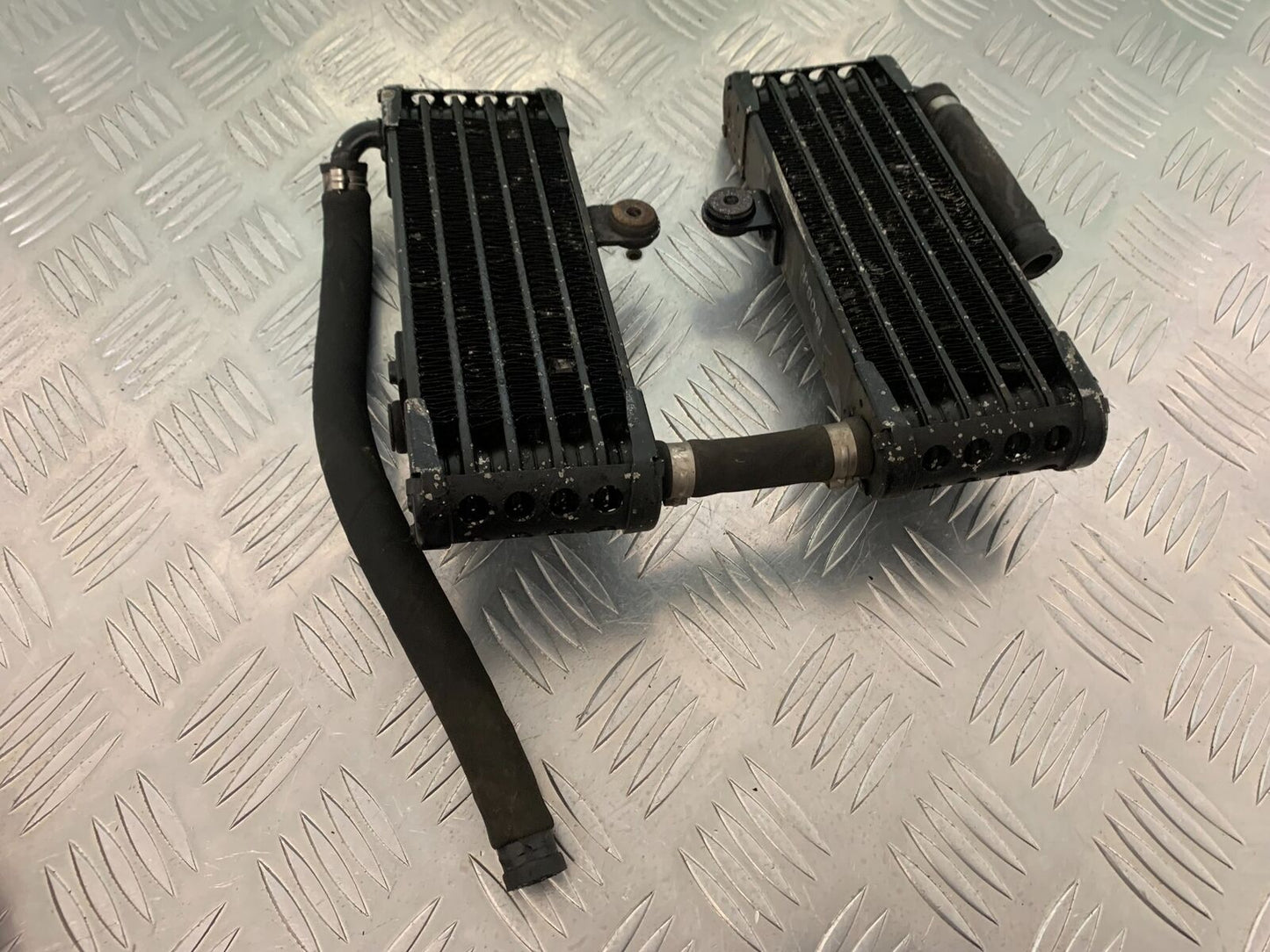 APRILIA RSV1000 R MILLE OIL COOLERS YEAR 2004-2009 (STOCK 977)