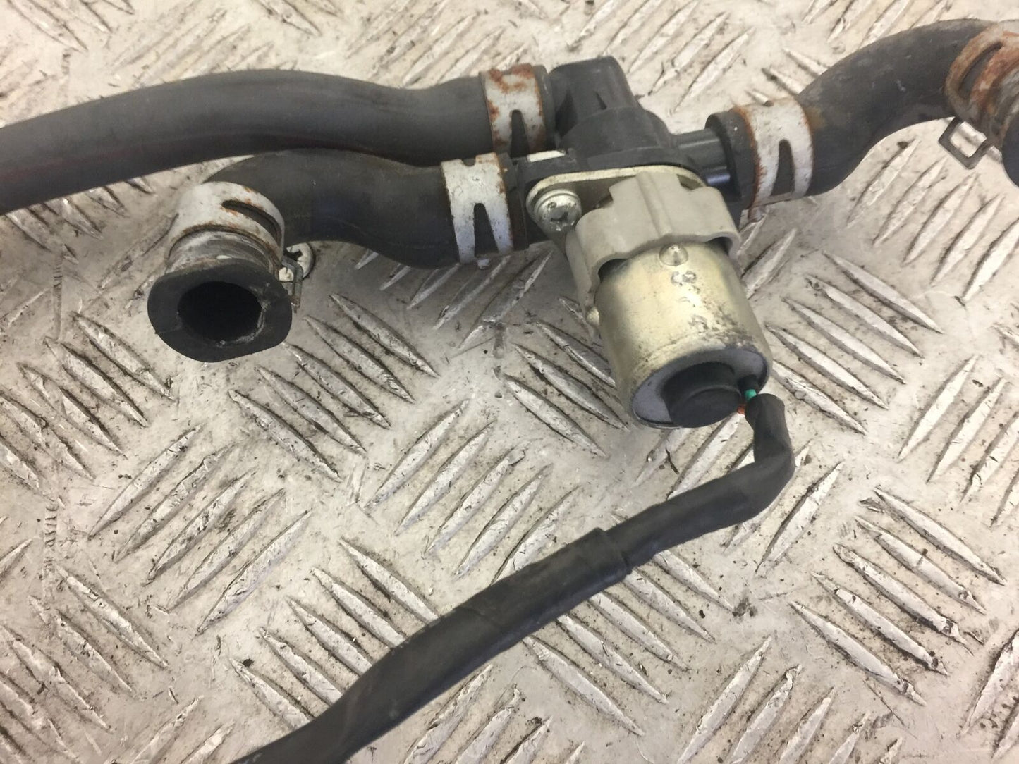 YAMAHA YZF R1 AIR VALVE YEAR 2009-2014 STOCK NO 329