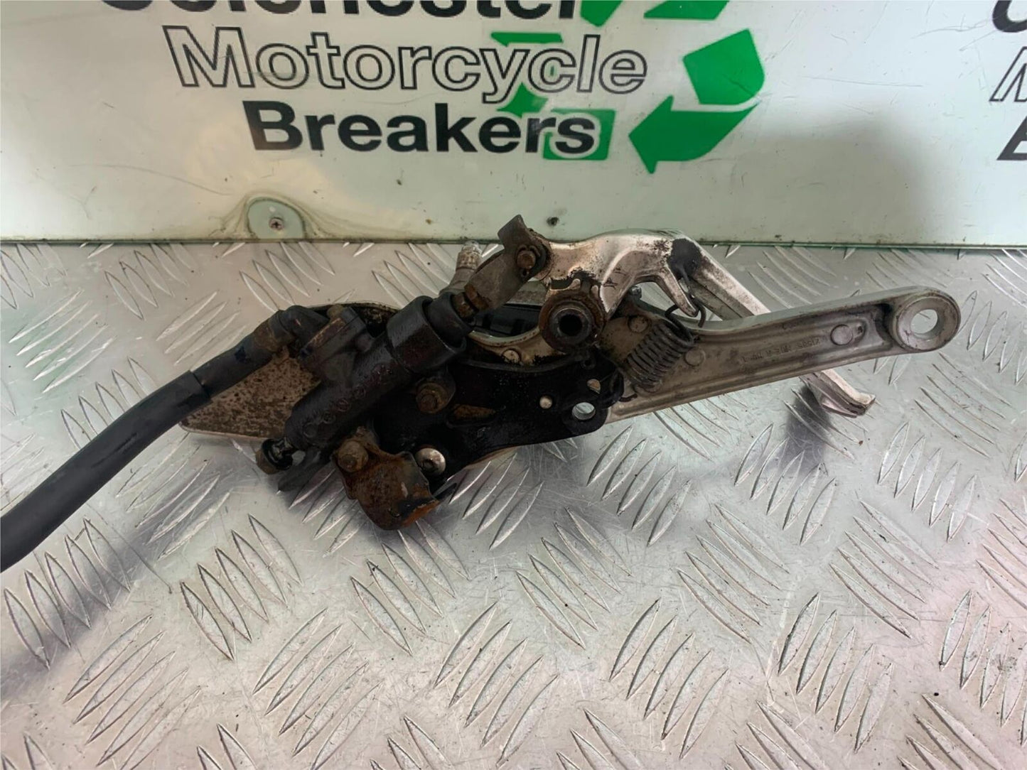 HONDA VFR1200 VFR 1200 FA FRONT RIGHT HANGER YEAR 2010-11 CMB1088)