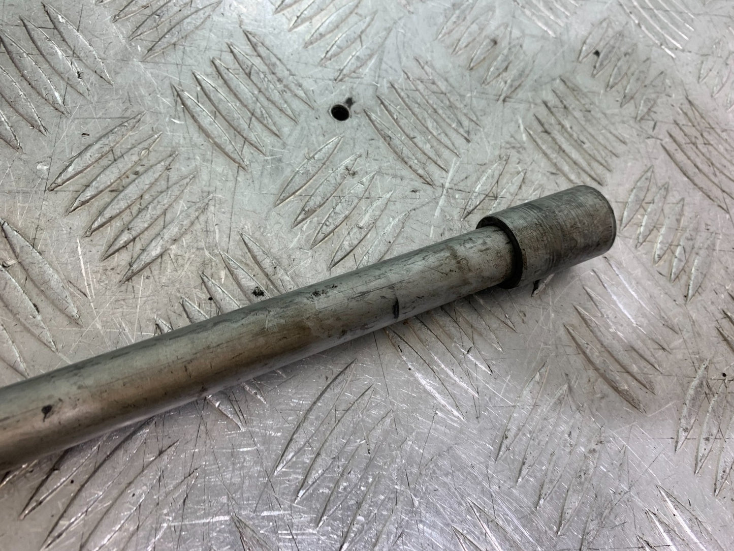 HONDA VFR800 VFR 800 V-TEC SWINGARM SPINDLE YEAR 2002 -09 (CMB1296)