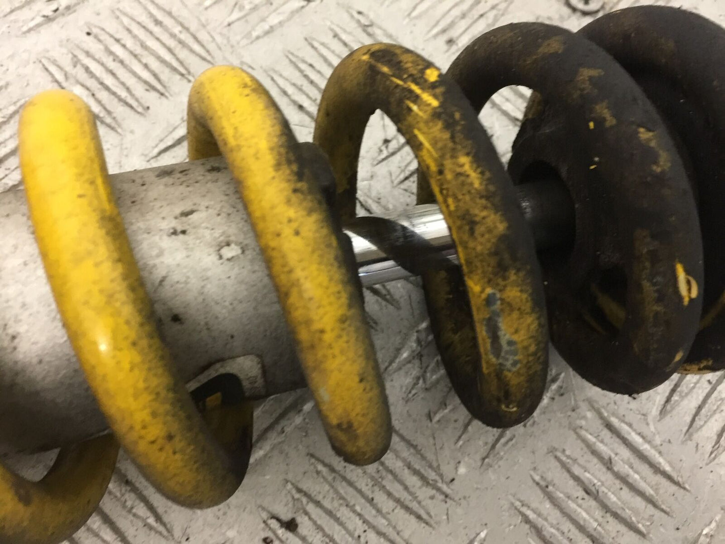 YAMAHA R6 5EB REAR SHOCK YEAR 1999-2002 (STOCK 823)