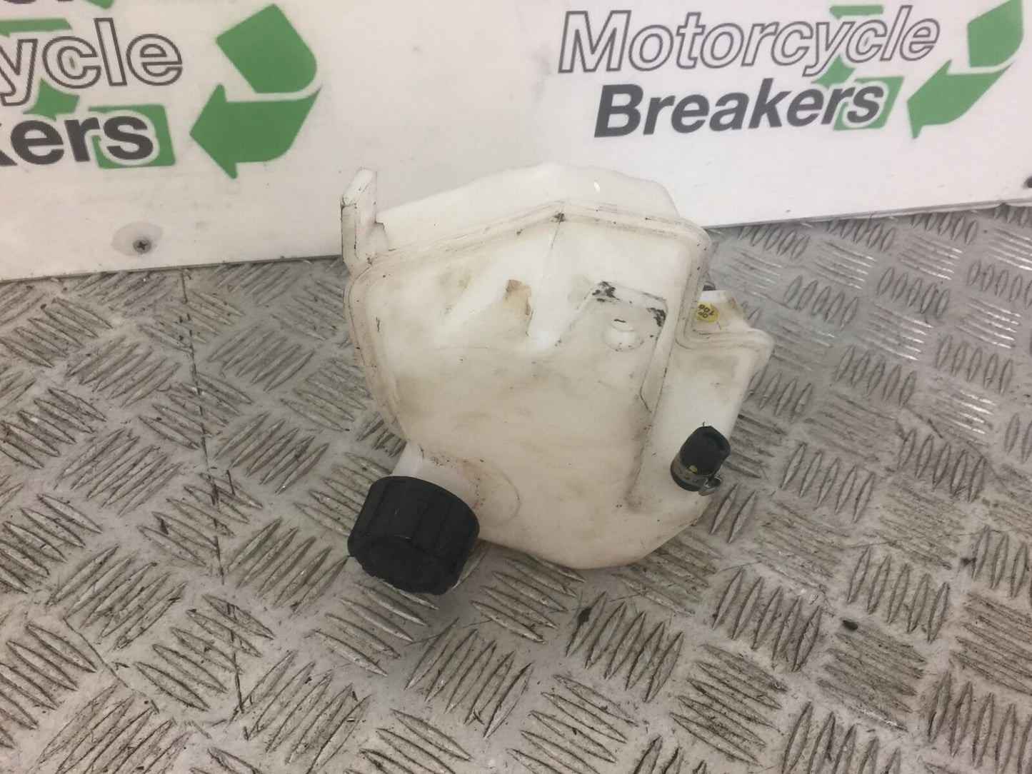 PIAGGIO VESPA GTS SUPER 300 COOLANT BOTTLE YEAR 2018