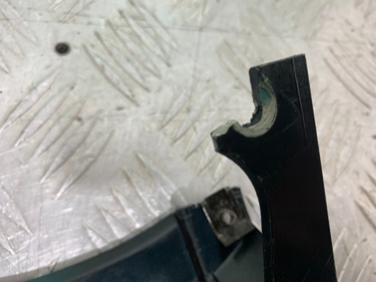 TRIUMPH 955i SPRINT ST TAIL PIECE JOINER YEAR 1999-04 (CMB1230)