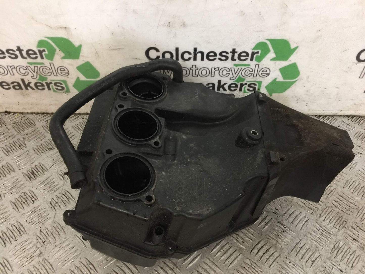 TRIUMPH 675 STREET TRIPLE R AIRBOX YEAR 2016 (STOCK 781)