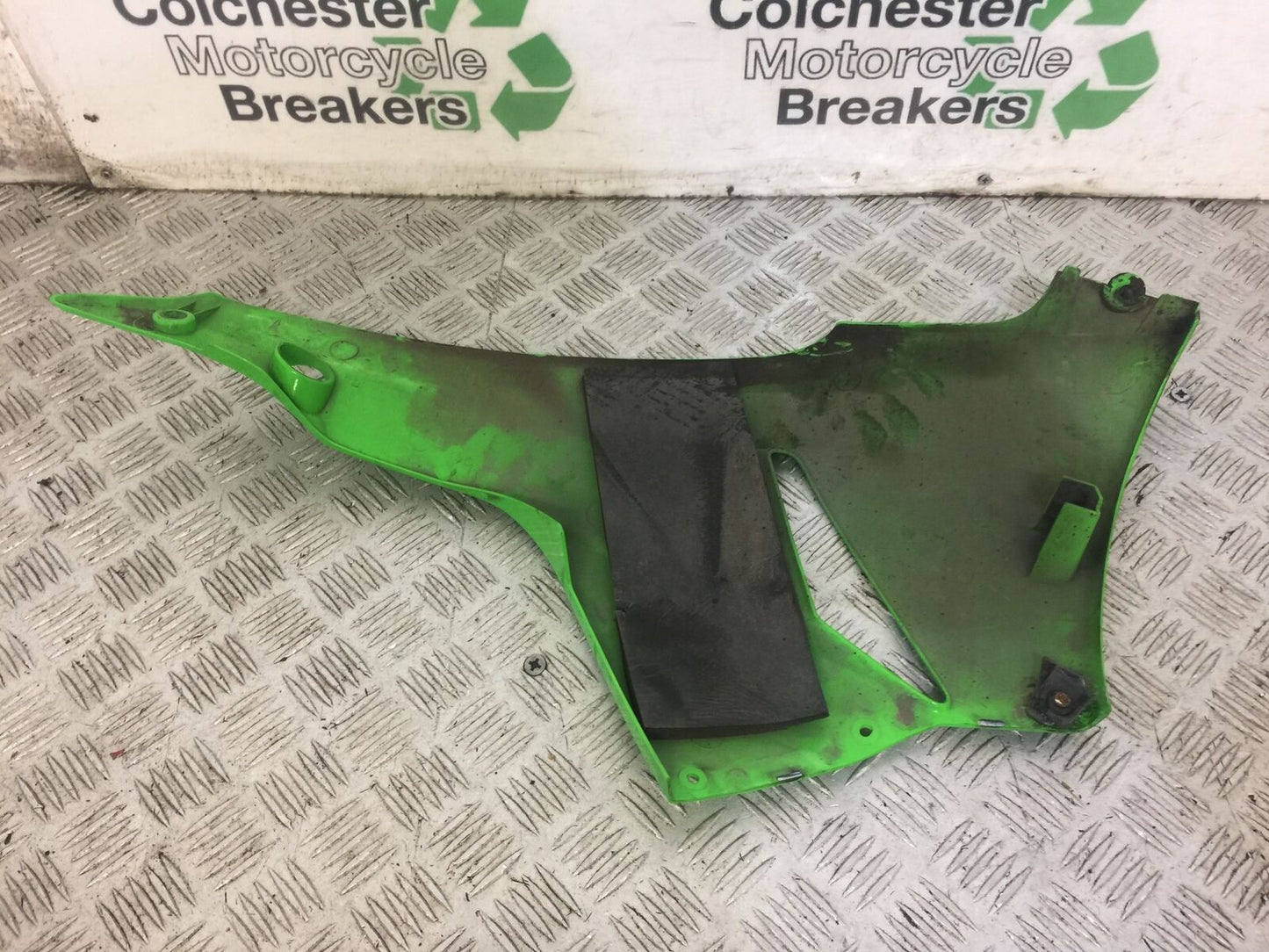 KAWASAKI ZX6R RIGHT LOWER FAIRING PANEL YEAR 2009-2012 (STOCK 626)