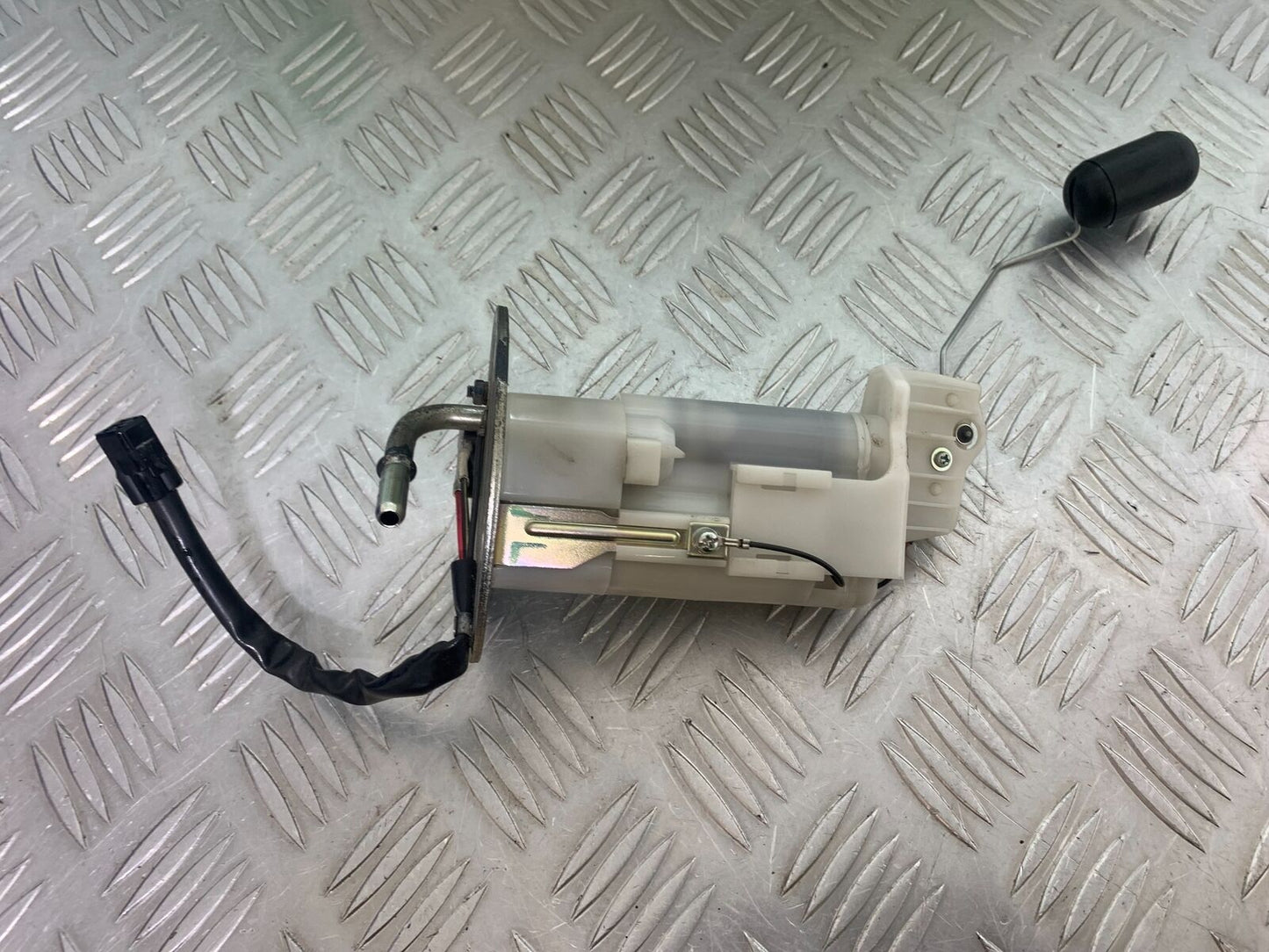 KAWASAKI EN650 VULCAN PETROL PUMP YEAR 2017-2021 (CMB1060)