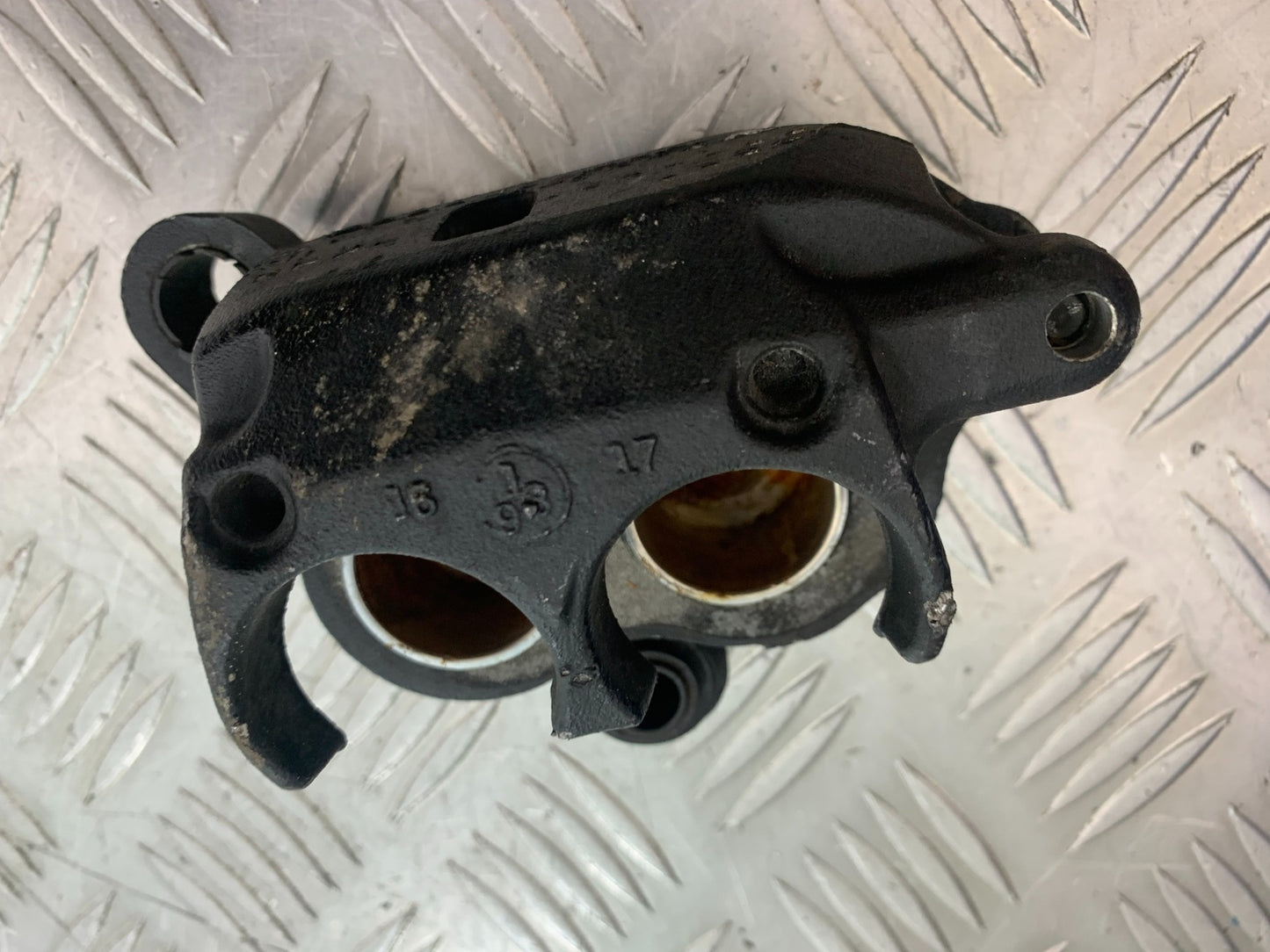 HARLEY DAVIDSON FXS BLACKLINE 1585 FRONT BRAKE CALIPER YEAR 2012 (CMB1147)