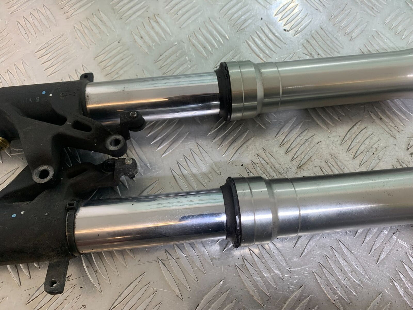 HONDA CBR 929 RRY FIREBLADE FORKS YEAR 2000-01 (CMB1094)