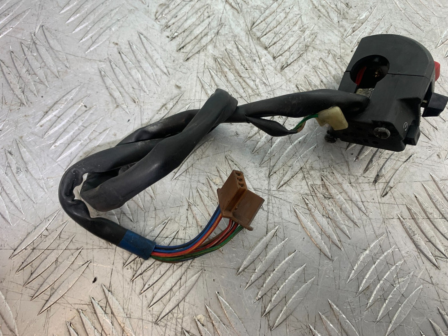 YAMAHA YZF R1 RIGHT SWITCH GEAR YEAR 1998-99 (CMB1291)