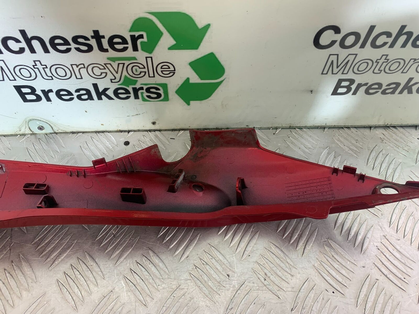 HONDA CBR650 F CBR 650F LEFT SEAT PANEL YEAR 2014-17 (CMB1130)