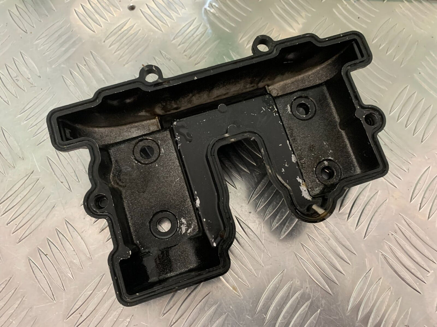KAWASAKI KLR250 KLR 250 ROCKER COVER YEAR 1984-2001 (STOCK 980)