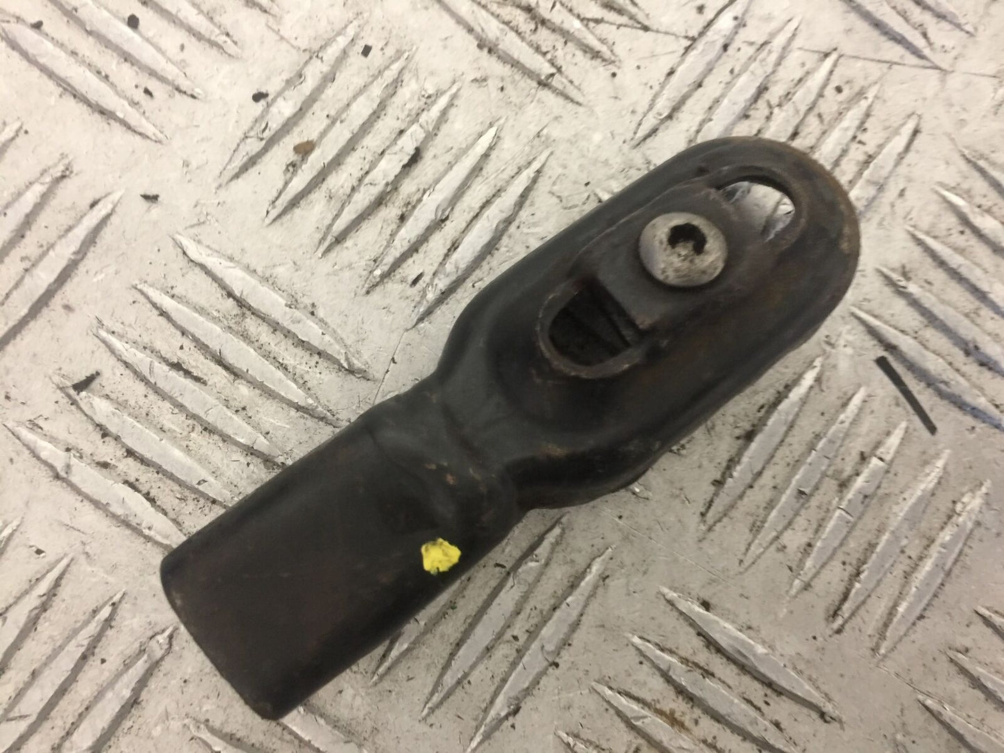 YAMAHA XT125X XT125 X FRONT RIGHT FOOTPEG YEAR 2008 (STOCK 857)