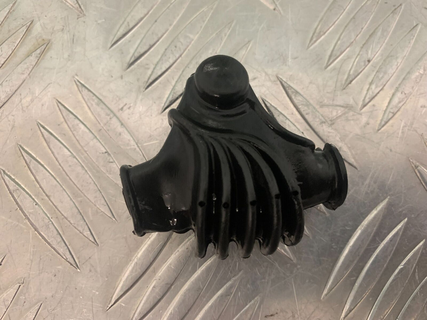 YAMAHA TDR250 TDR 250 CLUTCH LEVER RUBBER BOOT YEAR 1988-1992 (STOCK 976)