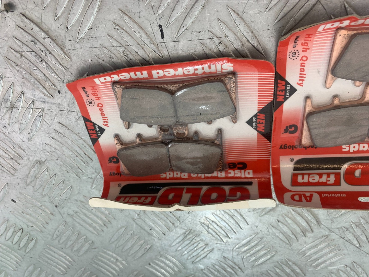 KAWASAKI ZX9R ZX9 E1 FRONT BRAKE PADS YEAR 2000-01 (CMB1171)