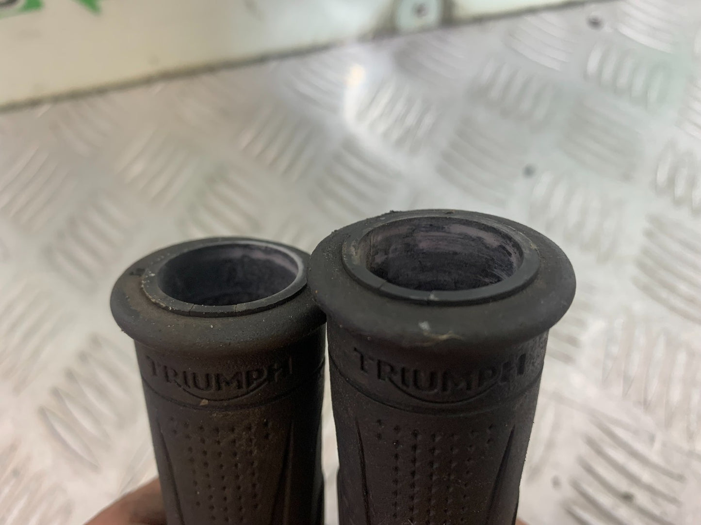 TRIUMPH TIGER 800 XRT HEADTED GRIPS YEAR 2018-2020 (CMB1193)