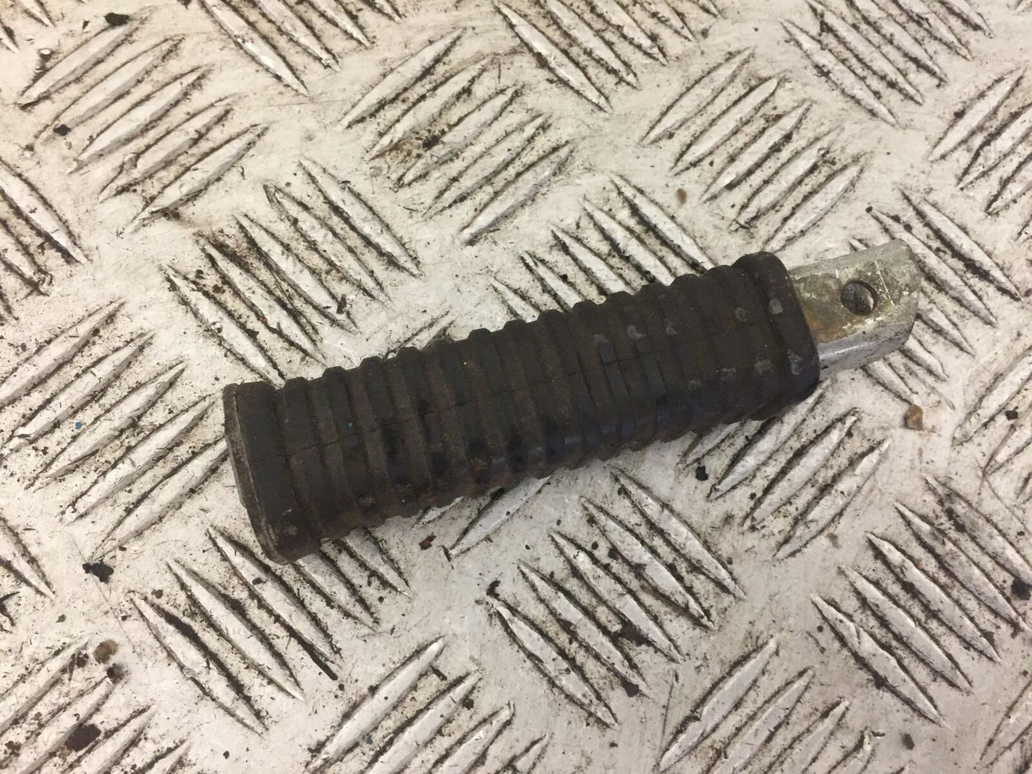 HONDA C50 C 50 1 X REAR PEG YEAR 1980 (STOCK 719)