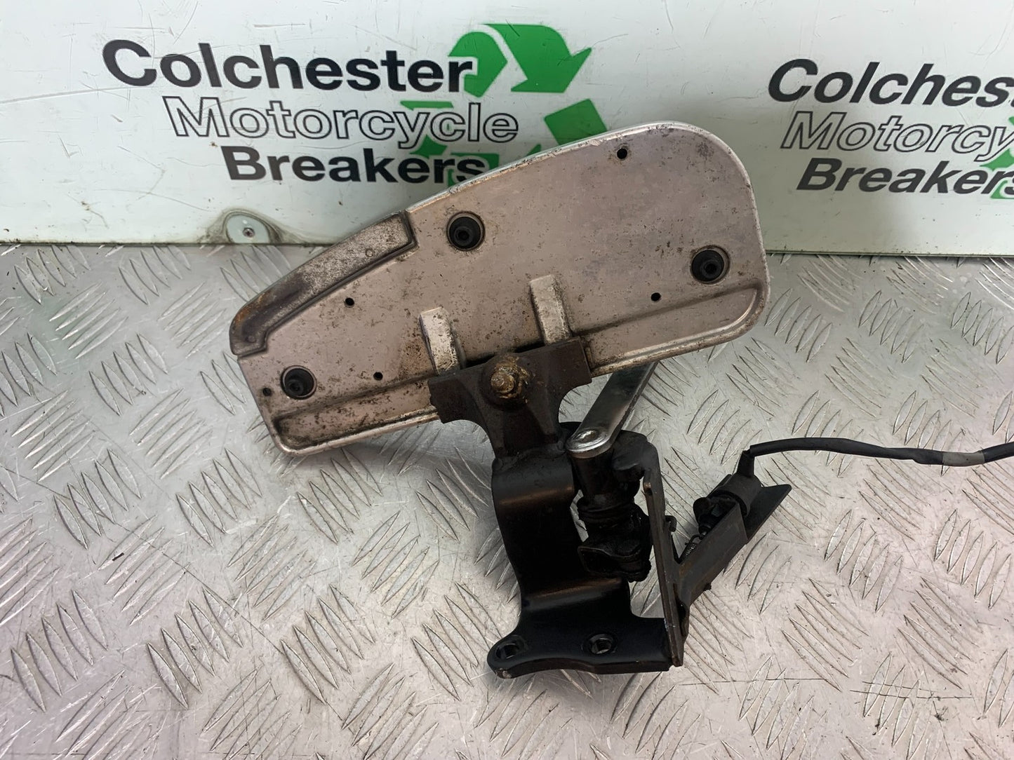 YAMAHA XVS 1300 MIDNIGHT STAR RIGHT FOOTBOARD YEAR 2007-16 (CMB1200)