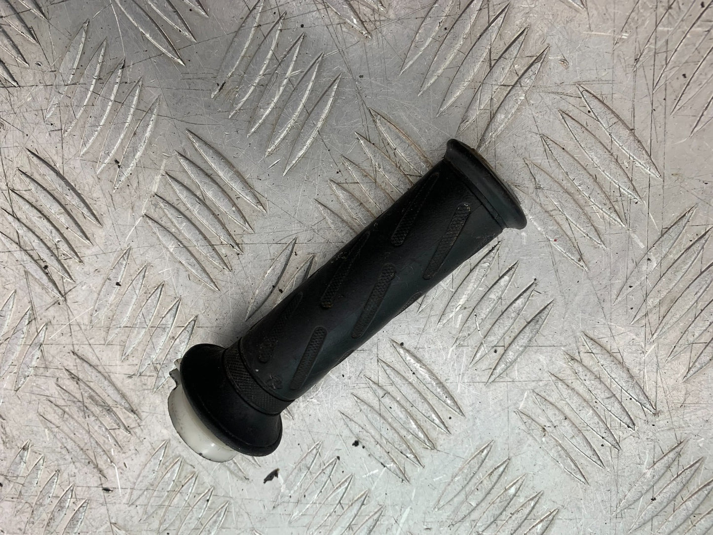 SUZUKI GSF600 GSF 600 BANDIT THROTTLE TWIST GRIP 2000-2004 (CMB1269)