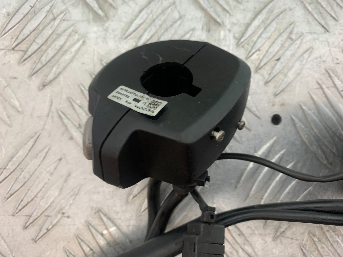 TRIUMPH TIGER 800 XRT LEFT AND RIGHT SWITCH GEARS YEAR 2018-2020 (CMB1193)